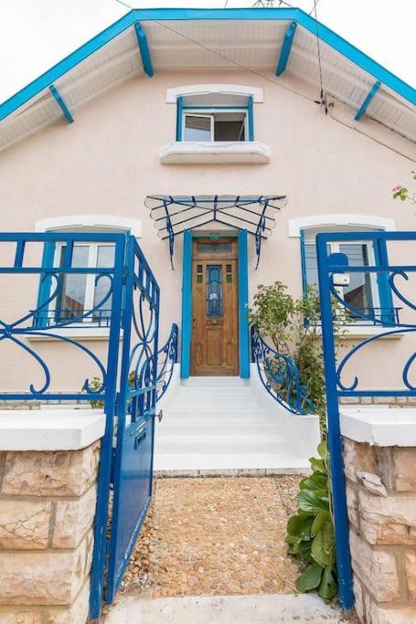 Le Montrachet Villa Дижон Екстериор снимка
